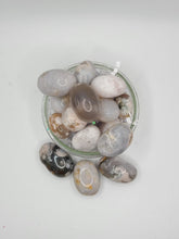 Load image into Gallery viewer, Flower Agate Tumble